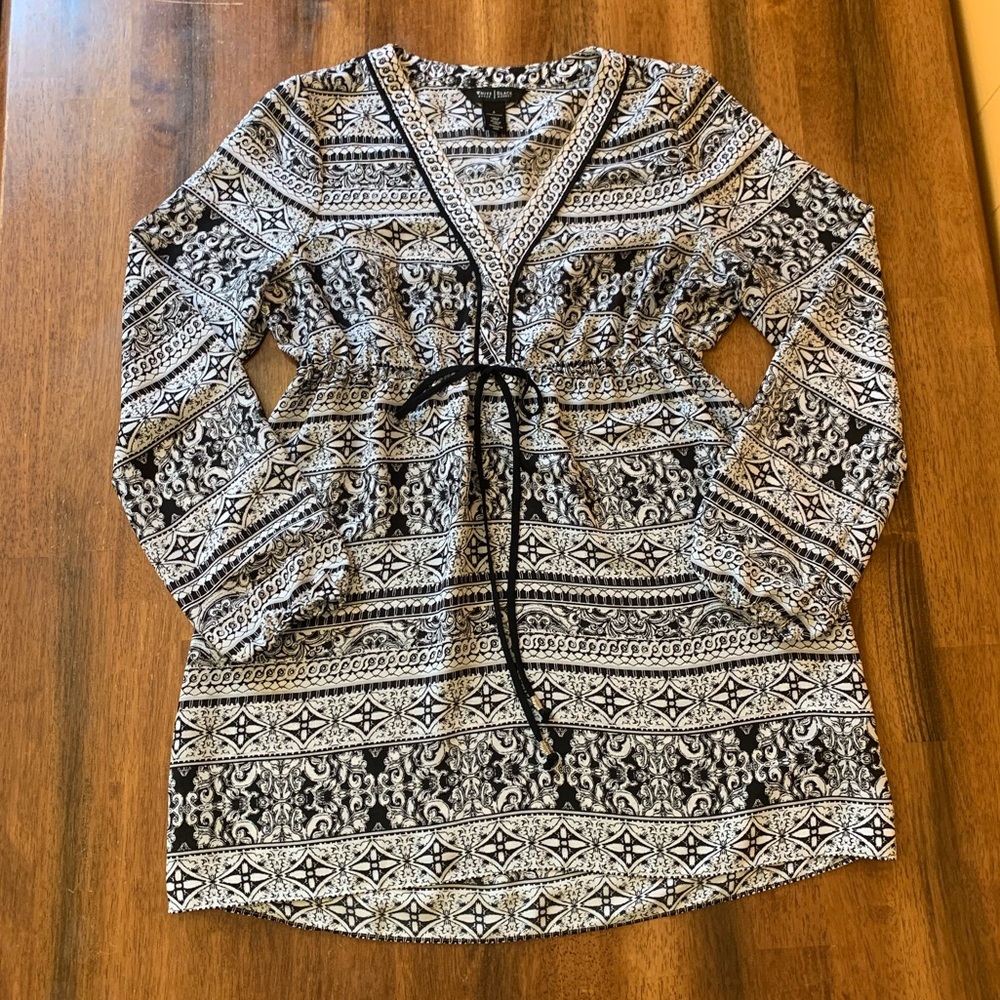 White House black market tunic blouse women’s 6 black white drawstring v-neck